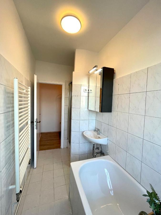 Downtown Apartment By Ninja Spaces - Kingsize-Bett, Kueche, Netflix, Terrasse Wuppertal Eksteriør bilde